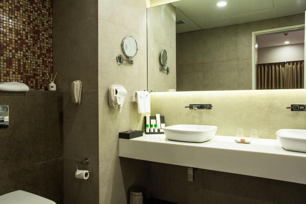 The Fern Residency Mumbai Hotel Buitenkant foto